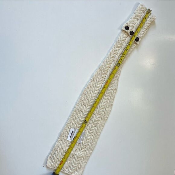 *Cream* Blarney Woolen Mills NWT Merino Aran Loop Scarf - Picture 9 of 10